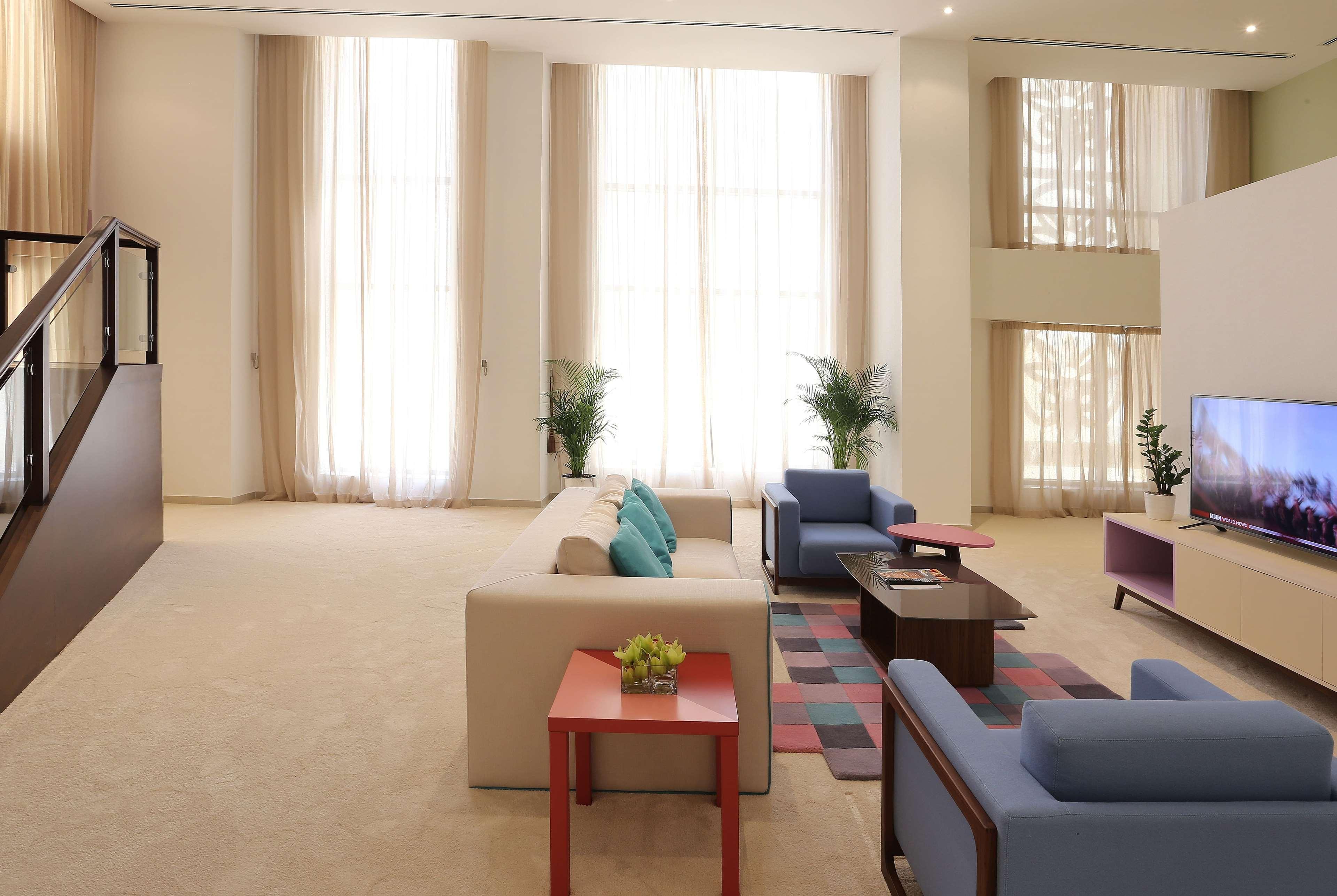Ramada Hotel, Suites And Apartments By Wyndham Dubai Jbr Exterior photo